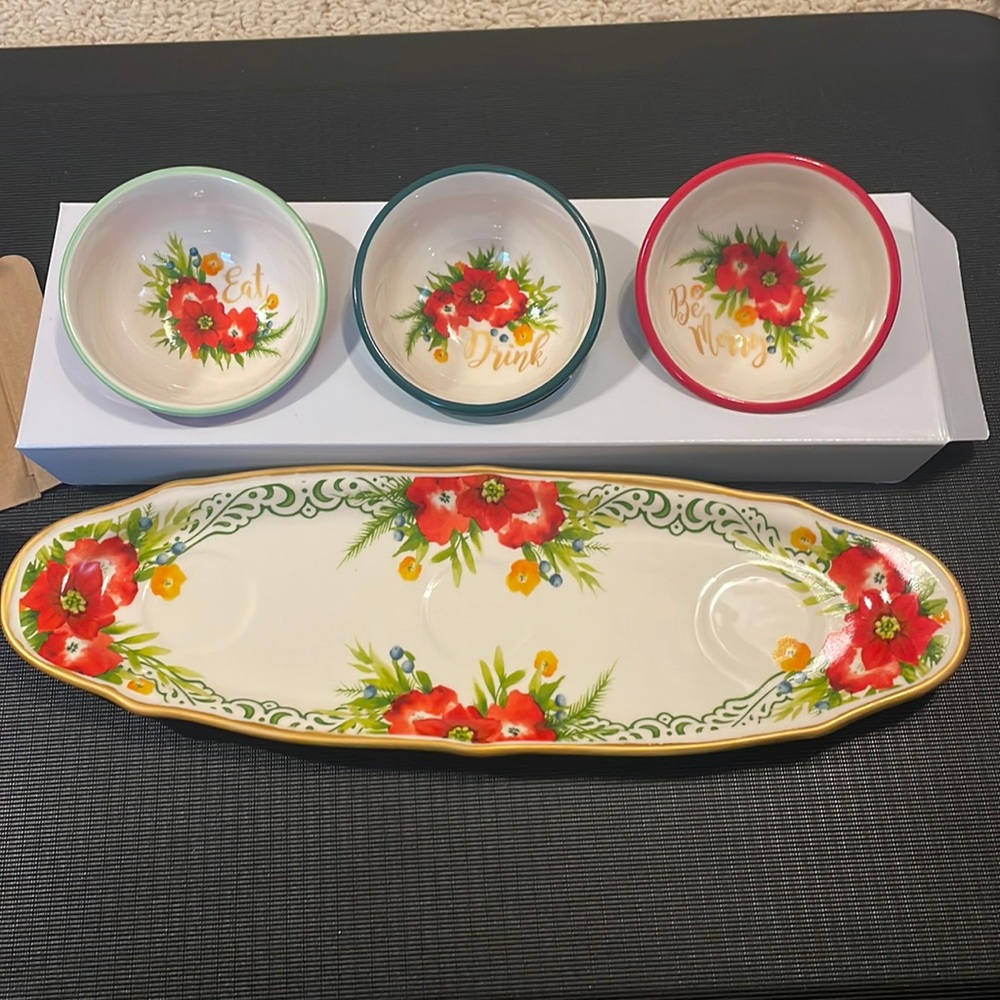 Pioneer Woman Garland Ceramic Condiment Set